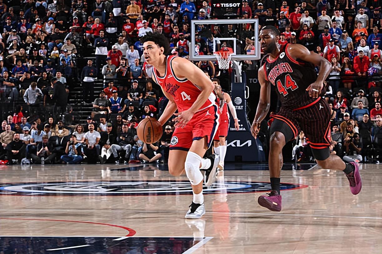 网页版登录-先发出场打出优质3D的表现，快船理应让侧翼新星留在轮换阵容中？